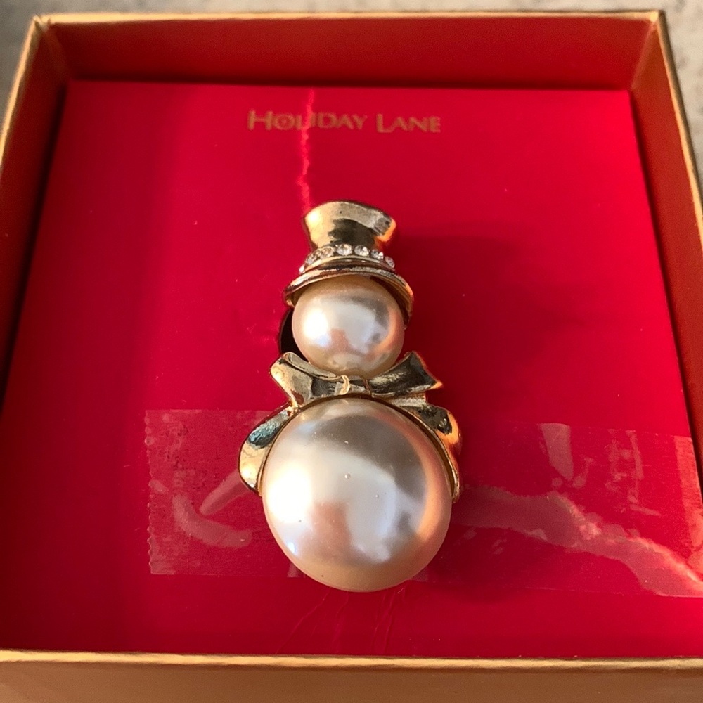 MACY’S Holiday Lane Jewelry Pin